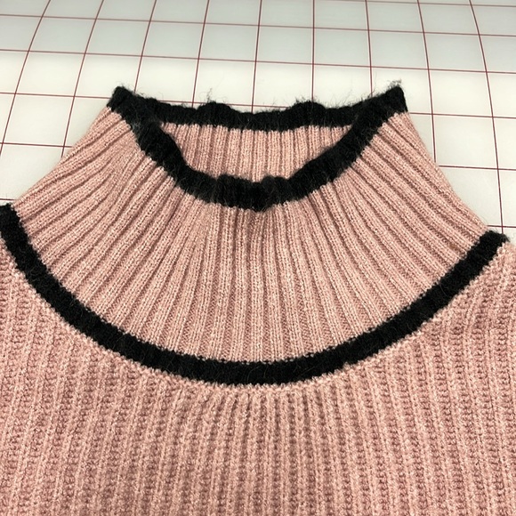 THYME & HONEY NWT Pink/Black Bow Ruffle Cuff Mock Neck Boho/Cottage Sweater S - Picture 7 of 15